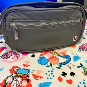 lululemon athletica wanderlust belt bag *discontinued